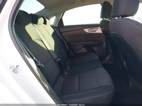 3KPF24AD2RE817147 2024 KIA FORTE - Image 8