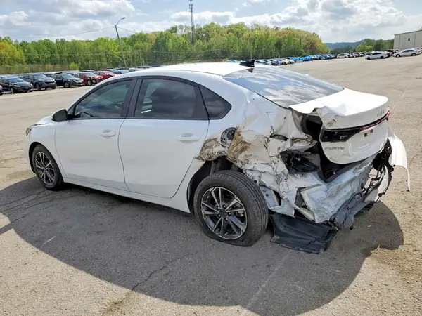 3KPF24AD2RE817150 2024 KIA FORTE - Image 2