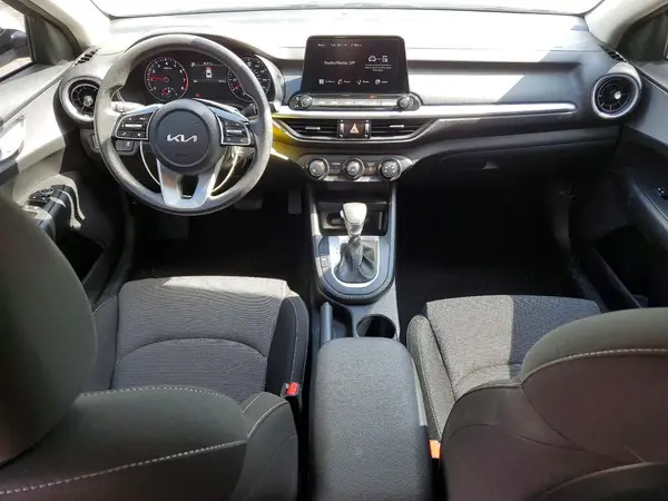 3KPF24AD2RE817150 2024 KIA FORTE - Image 8
