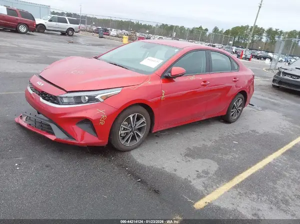 3KPF24AD2RE817536 2024 KIA FORTE - Image 2