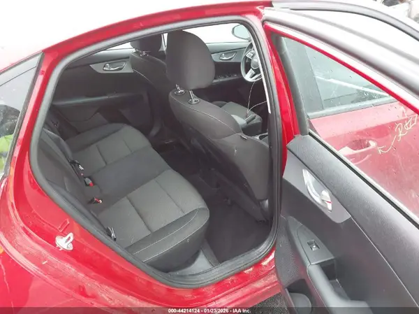 3KPF24AD2RE817536 2024 KIA FORTE - Image 8