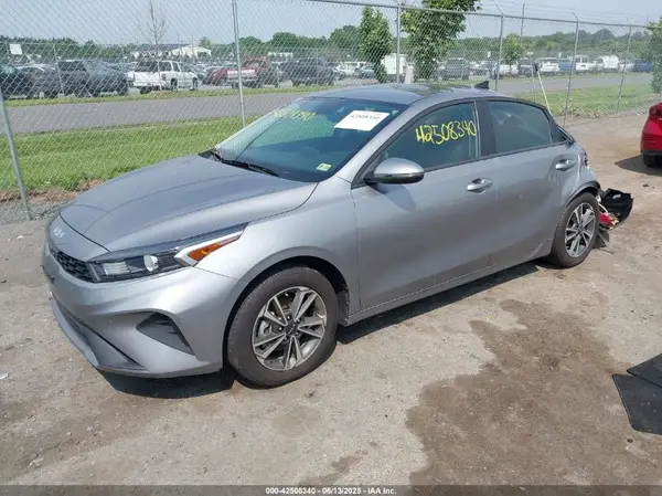 3KPF24AD2RE817973 2024 KIA FORTE - Image 2