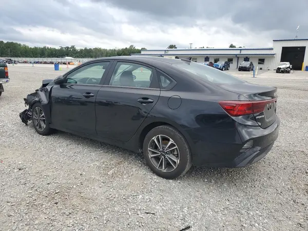 3KPF24AD2RE818413 2024 KIA FORTE - Image 2