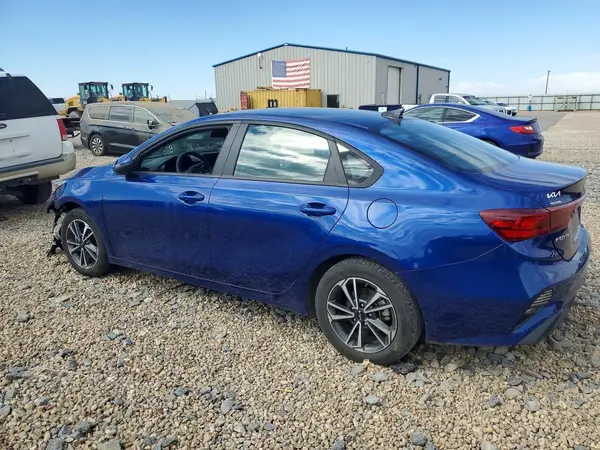 3KPF24AD2RE818444 2024 KIA FORTE - Image 2