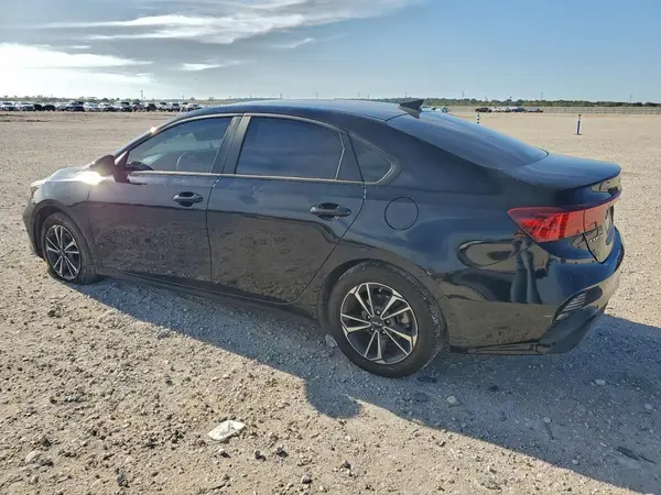 3KPF24AD2RE818749 2024 KIA FORTE - Image 2