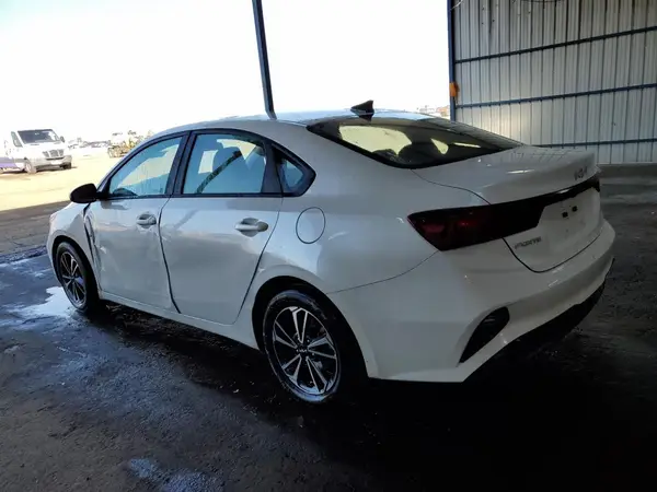 3KPF24AD2RE819075 2024 KIA FORTE - Image 2