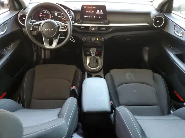 3KPF24AD2RE819075 2024 KIA FORTE - Image 8