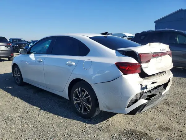 3KPF24AD2RE819366 2024 KIA FORTE - Image 2
