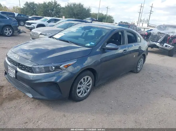 3KPF24AD2RE821716 2024 KIA FORTE - Image 2