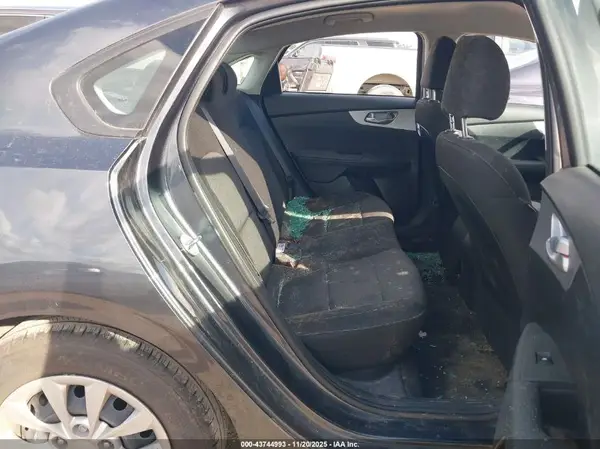 3KPF24AD2RE821716 2024 KIA FORTE - Image 8