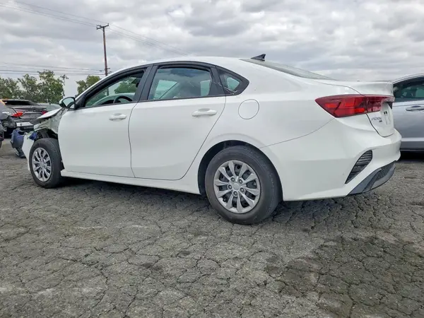 3KPF24AD2RE822347 2024 KIA FORTE - Image 2