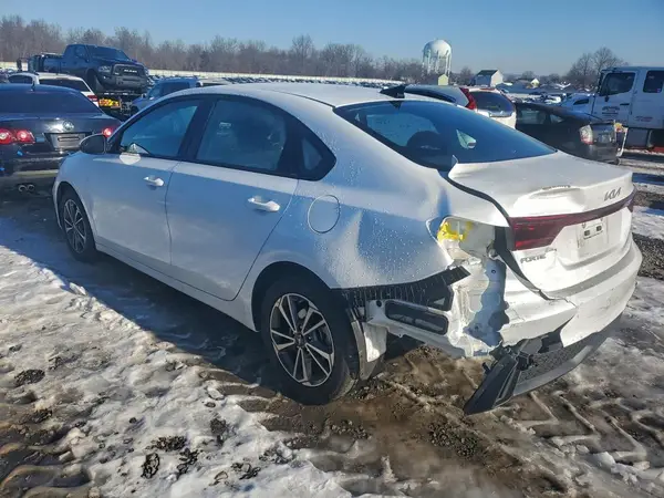 3KPF24AD2RE823305 2024 KIA FORTE - Image 2