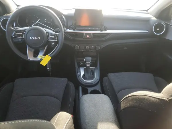 3KPF24AD2RE823787 2024 KIA FORTE - Image 8