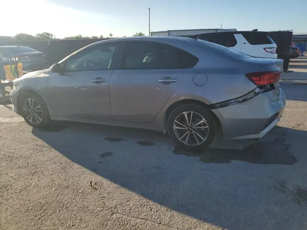 3KPF24AD2RE824454 2024 KIA FORTE - Image 2