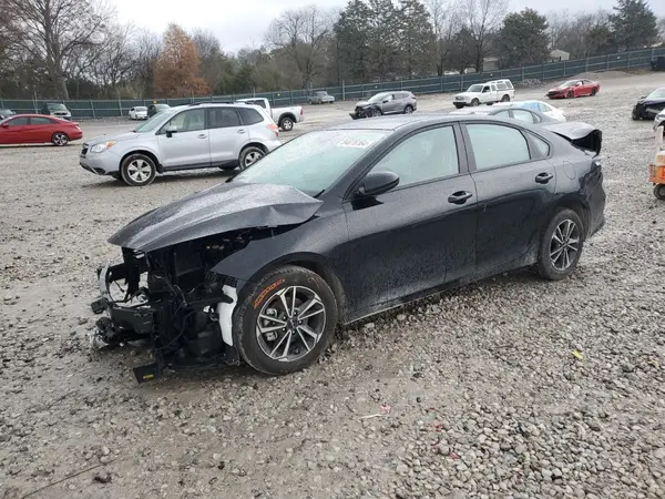 3KPF24AD2RE825233 2024 KIA FORTE - Image 1