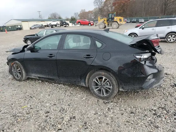 3KPF24AD2RE825233 2024 KIA FORTE - Image 2