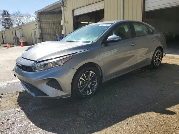 3KPF24AD2RE825569 2024 KIA FORTE - Image 1