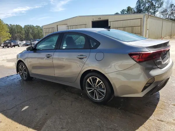3KPF24AD2RE825569 2024 KIA FORTE - Image 2