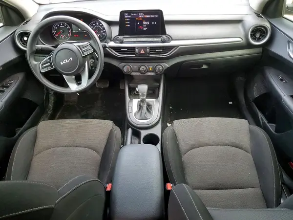 3KPF24AD2RE825992 2024 KIA FORTE - Image 8