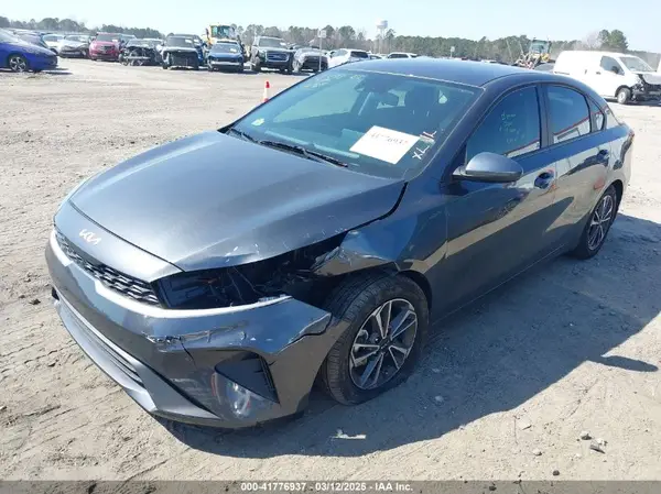 3KPF24AD2RE826091 2024 KIA FORTE - Image 2