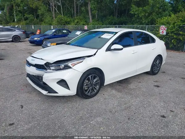3KPF24AD2RE826334 2024 KIA FORTE - Image 2