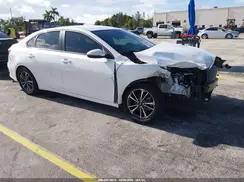 3KPF24AD2RE827094 2024 KIA FORTE