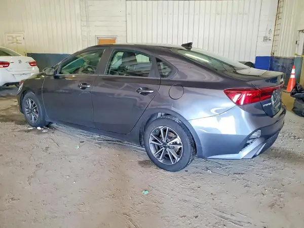 3KPF24AD2RE828004 2024 KIA FORTE - Image 2