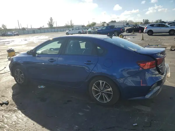 3KPF24AD2RE829038 2024 KIA FORTE - Image 2