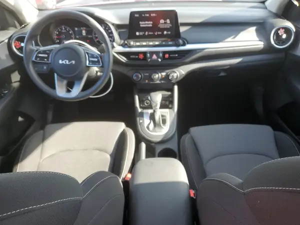 3KPF24AD2RE829542 2024 KIA FORTE - Image 8