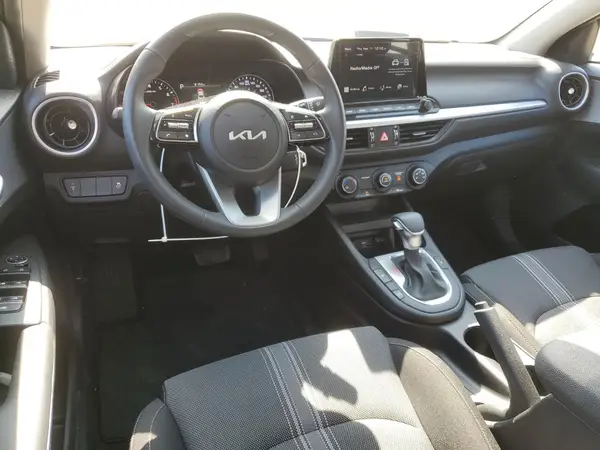 3KPF24AD2RE829749 2024 KIA FORTE - Image 8