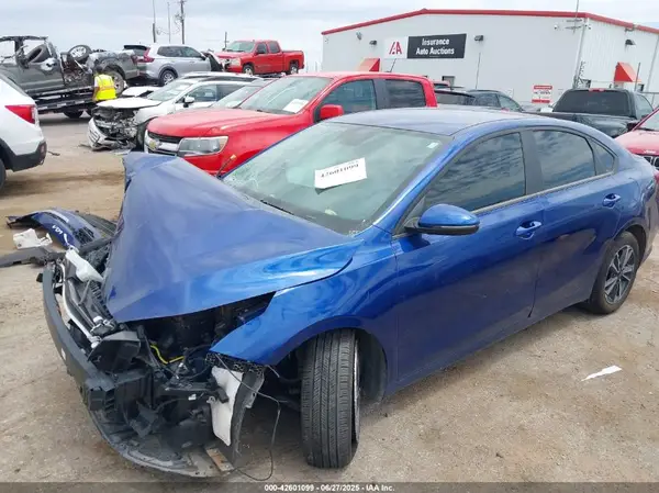 3KPF24AD2RE831128 2024 KIA FORTE - Image 2