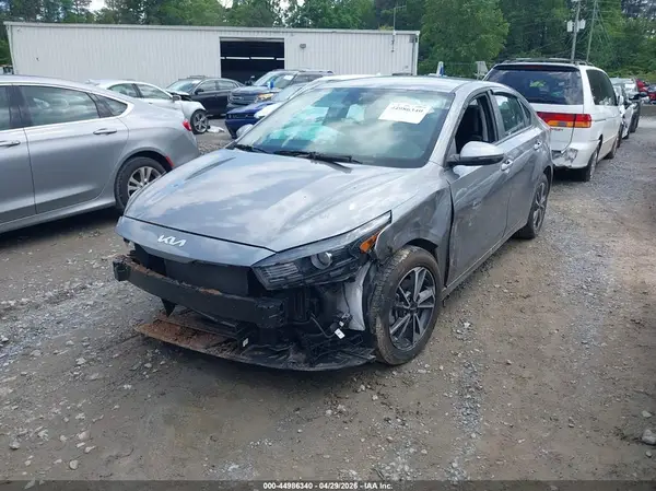3KPF24AD2RE835891 2024 KIA FORTE - Image 2