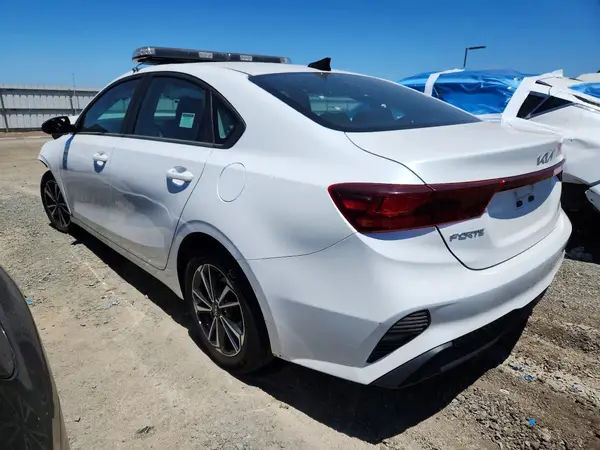 3KPF24AD2RE836233 2024 KIA FORTE - Image 2