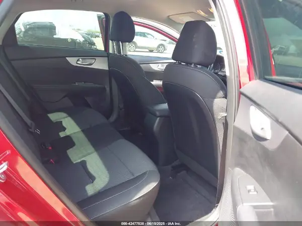 3KPF24AD2RE837236 2024 KIA FORTE - Image 8