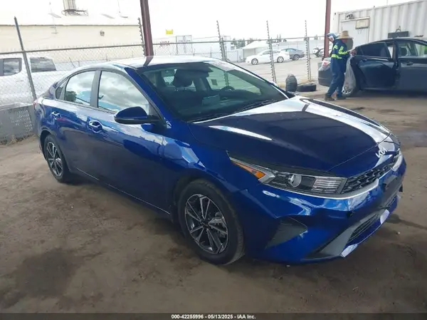 3KPF24AD2RE837396 2024 KIA FORTE - Image 1