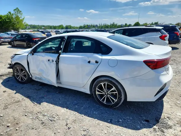 3KPF24AD2RE837446 2024 KIA FORTE - Image 2