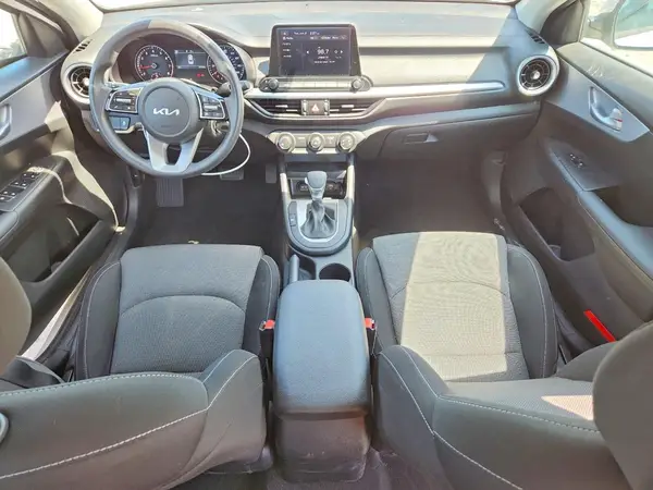 3KPF24AD2RE837446 2024 KIA FORTE - Image 8