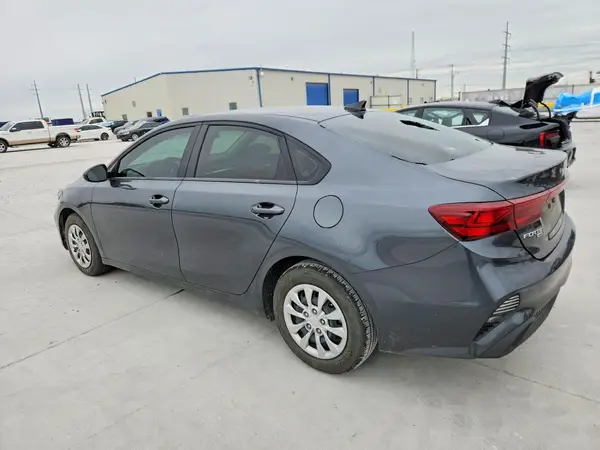 3KPF24AD2RE838287 2024 KIA FORTE - Image 2