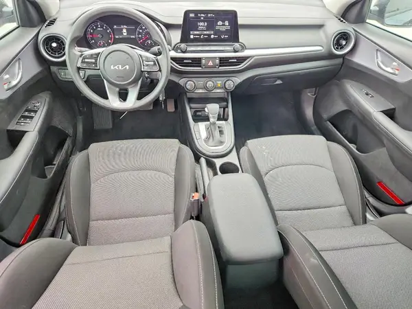 3KPF24AD2RE838287 2024 KIA FORTE - Image 8