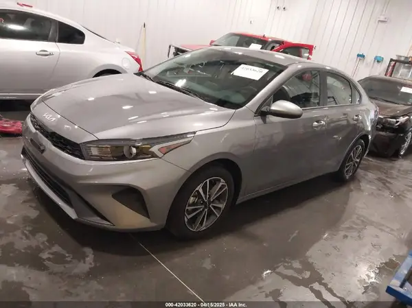 3KPF24AD2RE840041 2024 KIA FORTE - Image 2