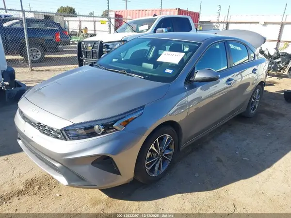3KPF24AD2RE840167 2024 KIA FORTE - Image 2
