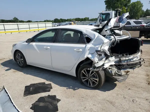 3KPF24AD2RE841352 2024 KIA FORTE - Image 2