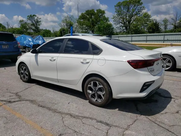3KPF24AD3KE008228 2019 KIA FORTE - Image 2