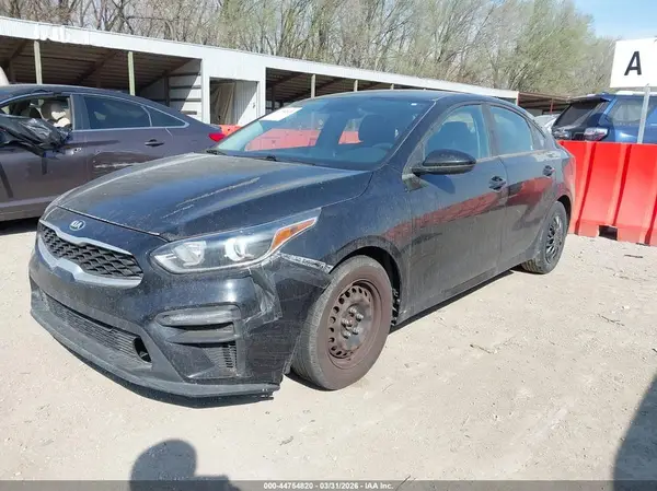 3KPF24AD3KE009542 2019 KIA FORTE - Image 2