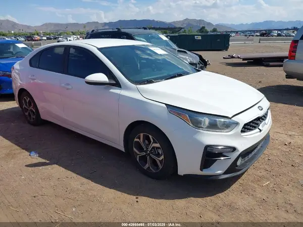 3KPF24AD3KE009587 2019 KIA FORTE - Image 1