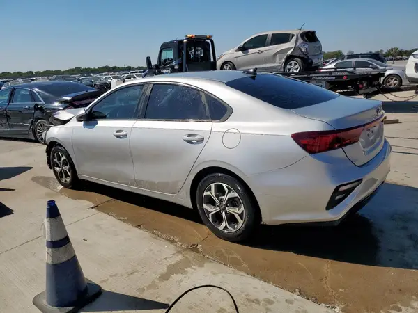 3KPF24AD3KE010240 2019 KIA FORTE - Image 2