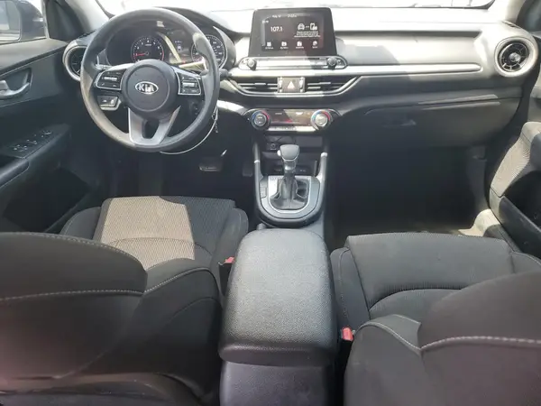 3KPF24AD3KE011128 2019 KIA FORTE - Image 8