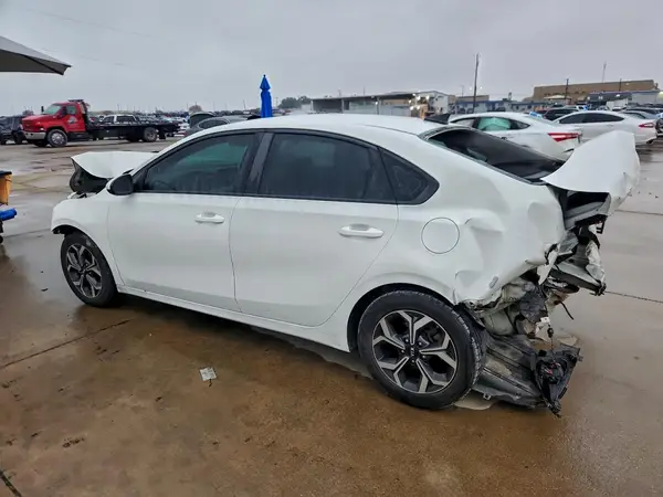 3KPF24AD3KE014952 2019 KIA FORTE - Image 2