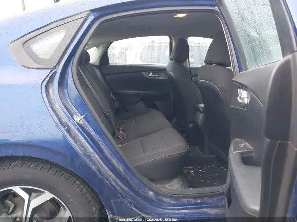 3KPF24AD3KE018547 2019 KIA FORTE - Image 8