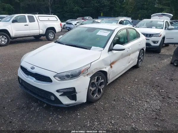 3KPF24AD3KE022663 2019 KIA FORTE - Image 2